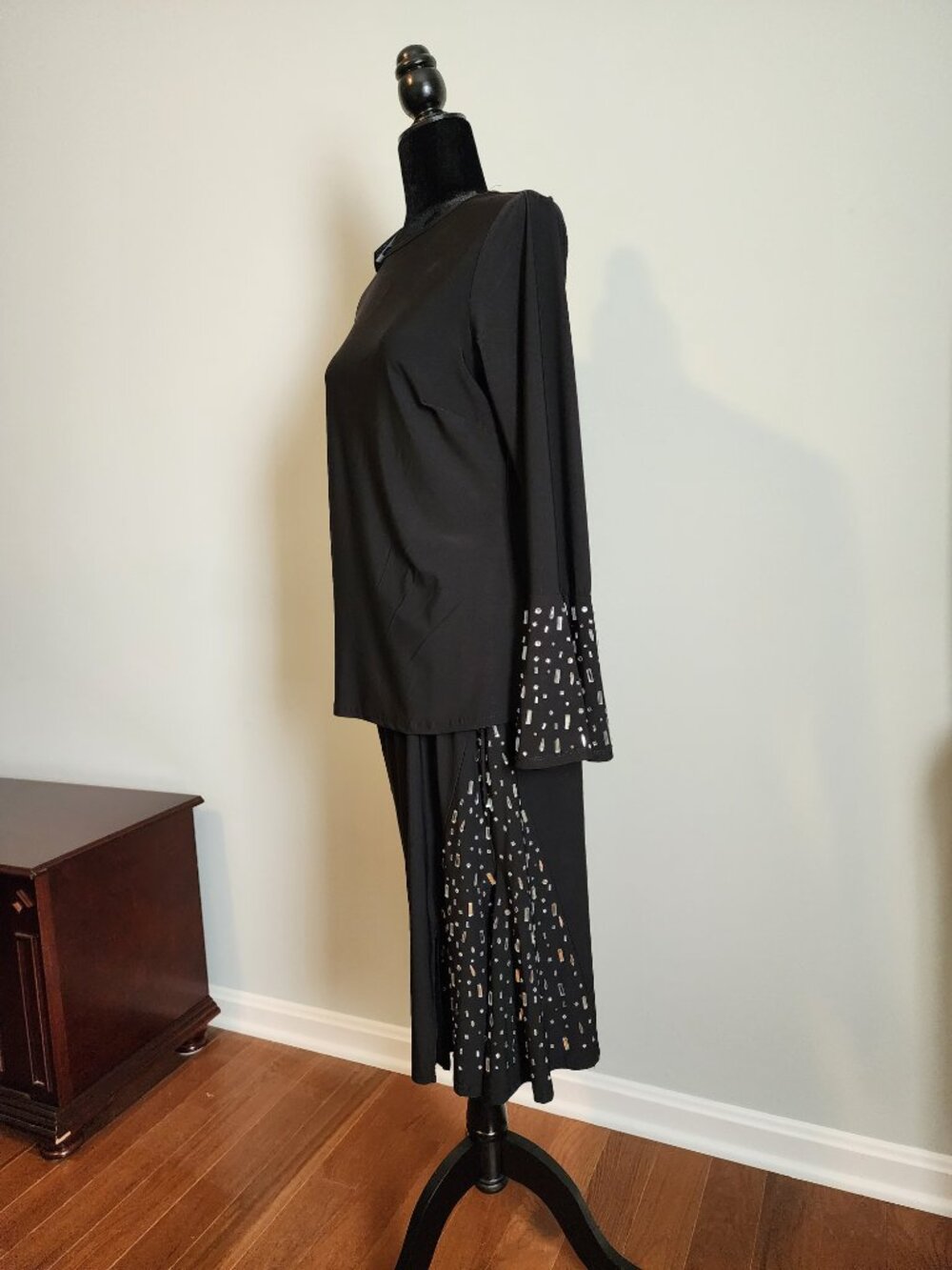 Black Crystal Accented Top and Skirt set - Picture 2 of 16